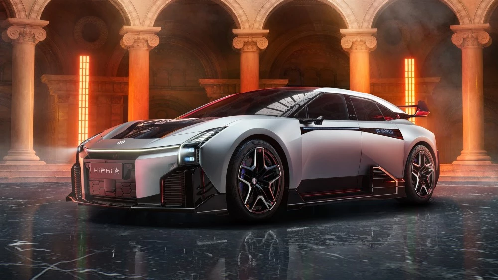 спорткар HiPhi A сбоку спереди