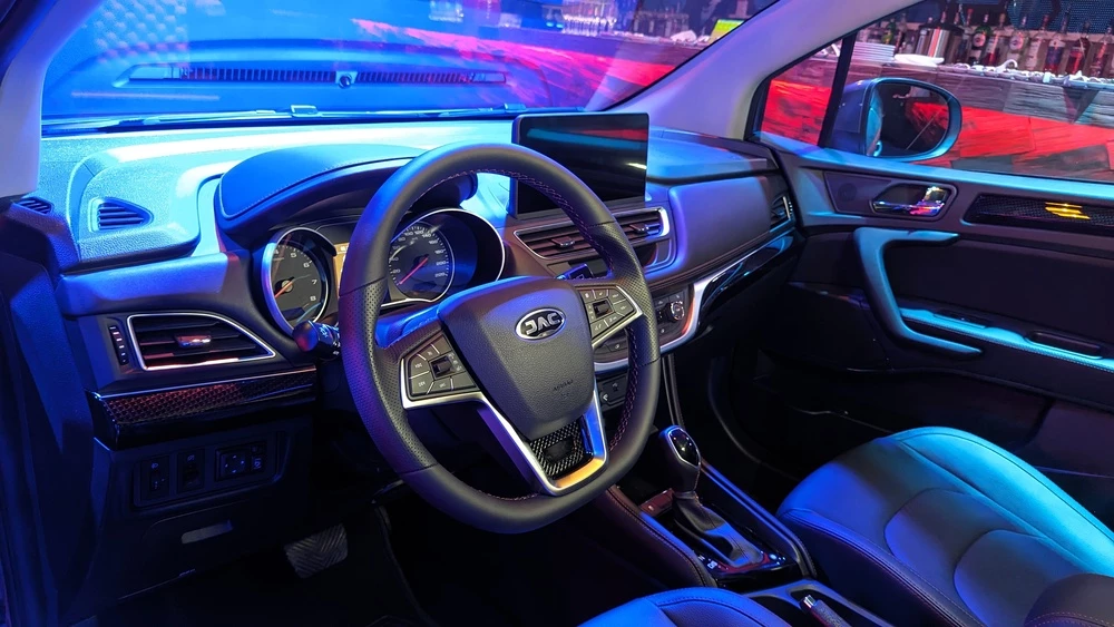 JAC JS3 салон интерьер