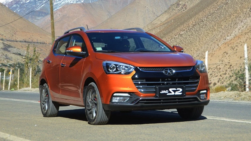 JAC S2 сбоку спереди