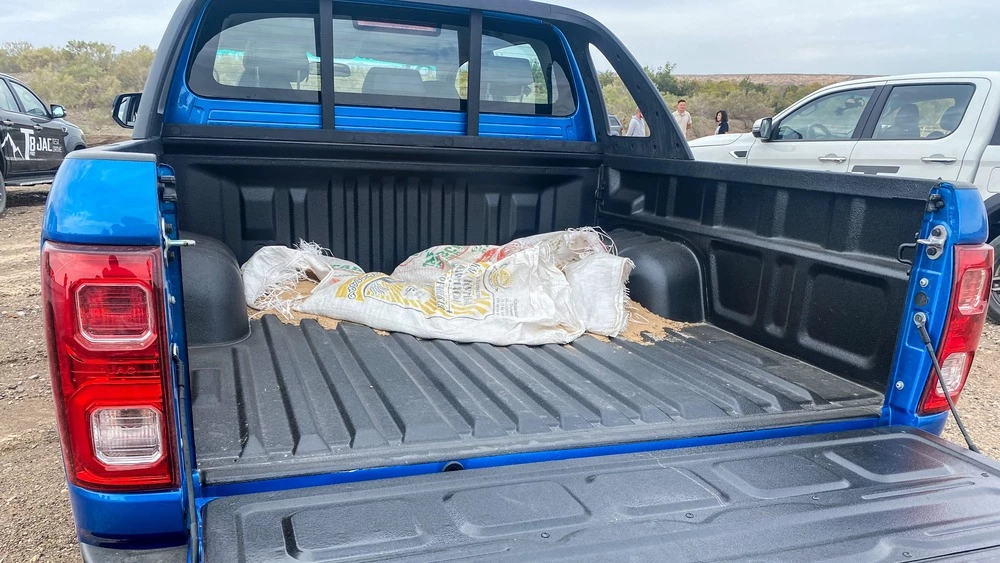 пикап JAC T8 Pro тест-драйв грузовой отсек площадка