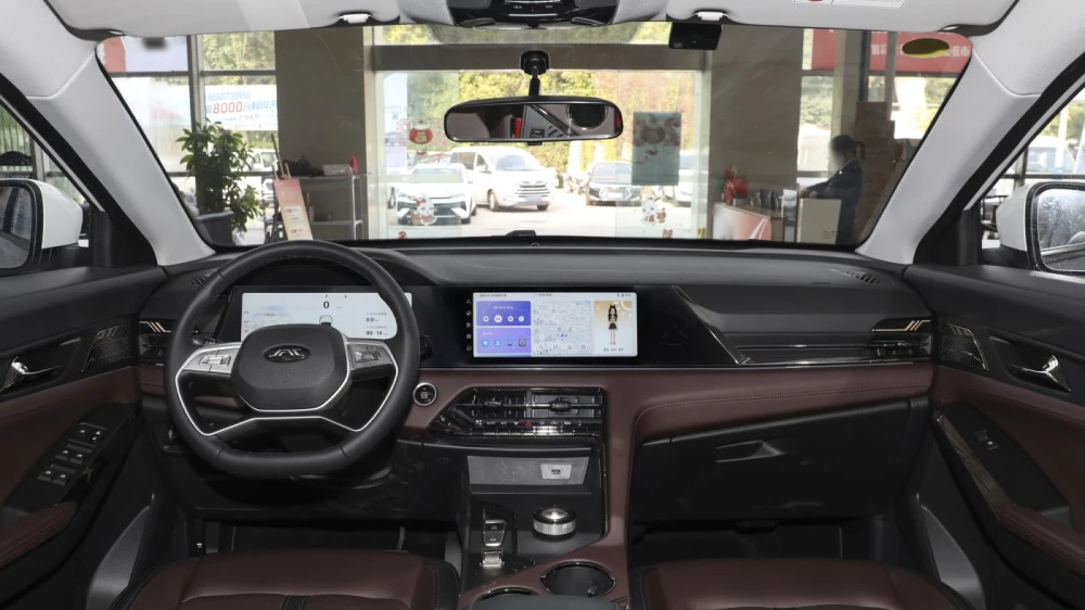 JAC X8 Plus салон интерьер