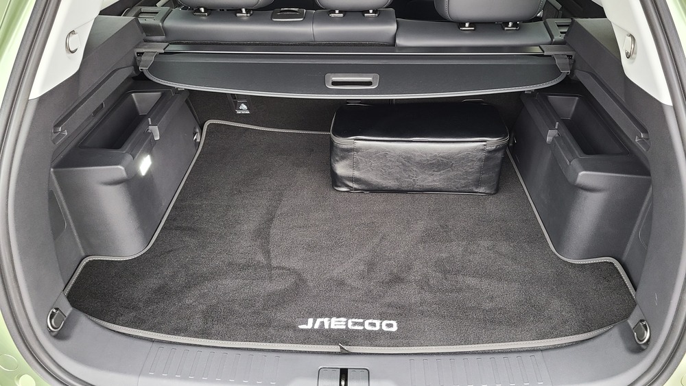 Jaecoo J7 салон интерьер багажник шторка