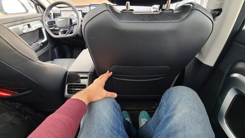 Jaecoo J7 салон интерьер второй ряд пространство