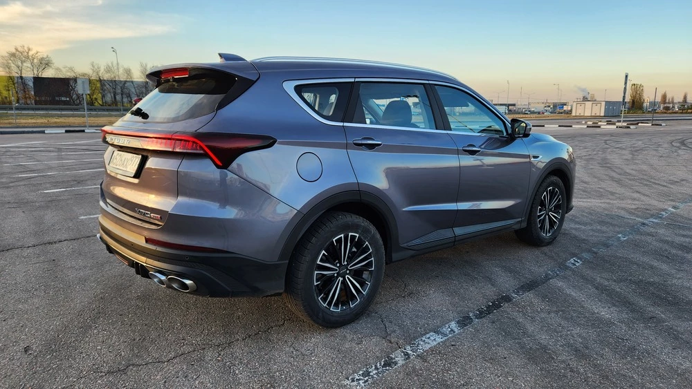 Jetour X70 Plus сзади сбоку