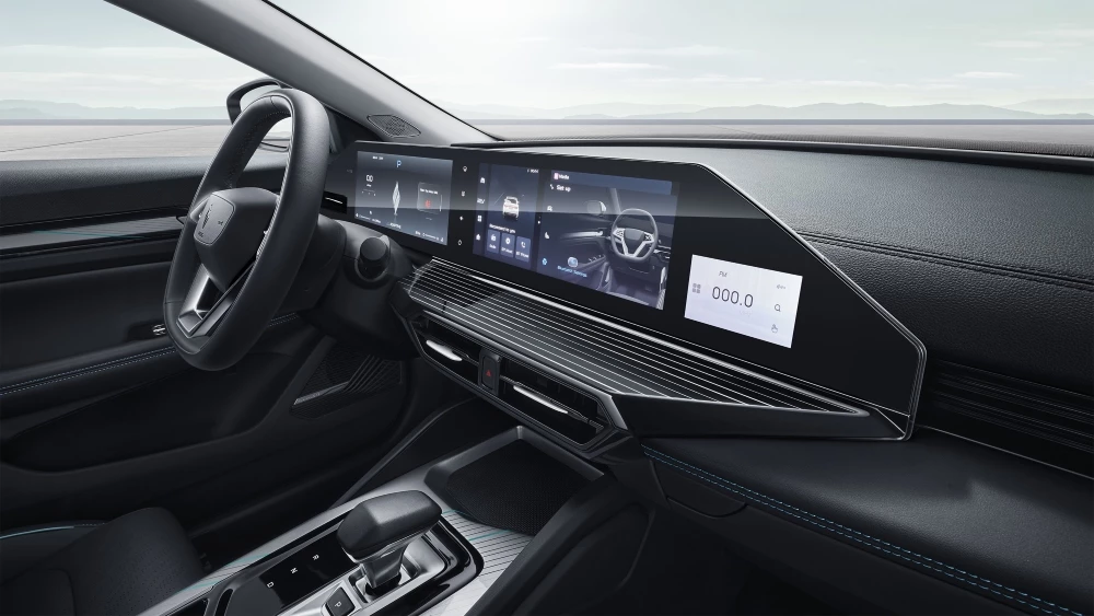 Livan S6 Pro салон интерьер первый ряд водительское место экраны