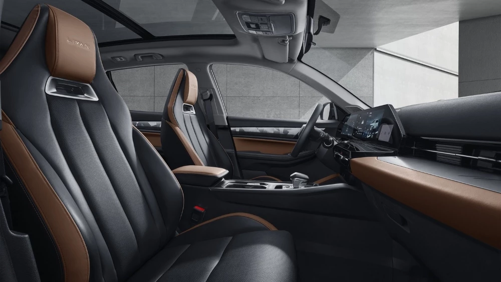 Livan X6 Pro салон интерьер первый ряд сиденья