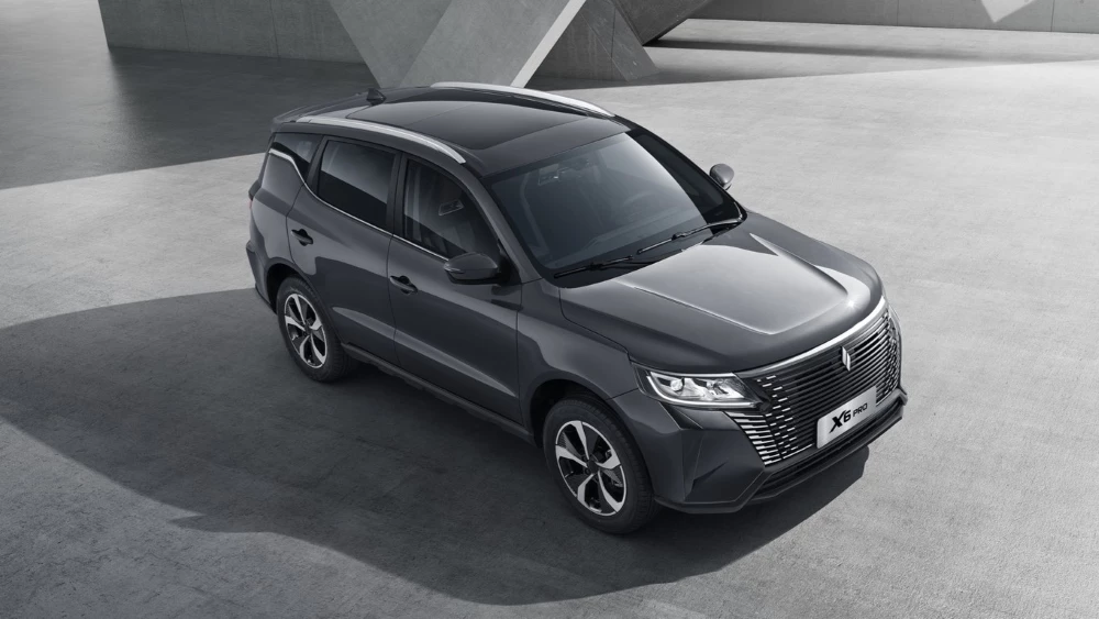 Раньше, чем в Китае. В России стартовали продажи кроссовера Livan X6 Pro Livan X6 Pro сбоку спереди сверху