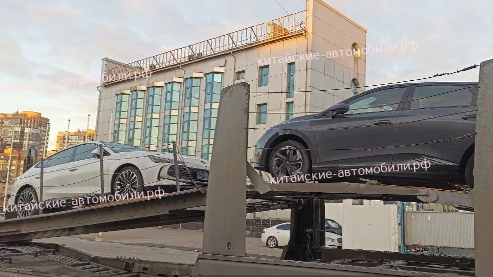 Лифтбек MG 7 и MG 4 Mulan в Санкт-Петербурге автовоз