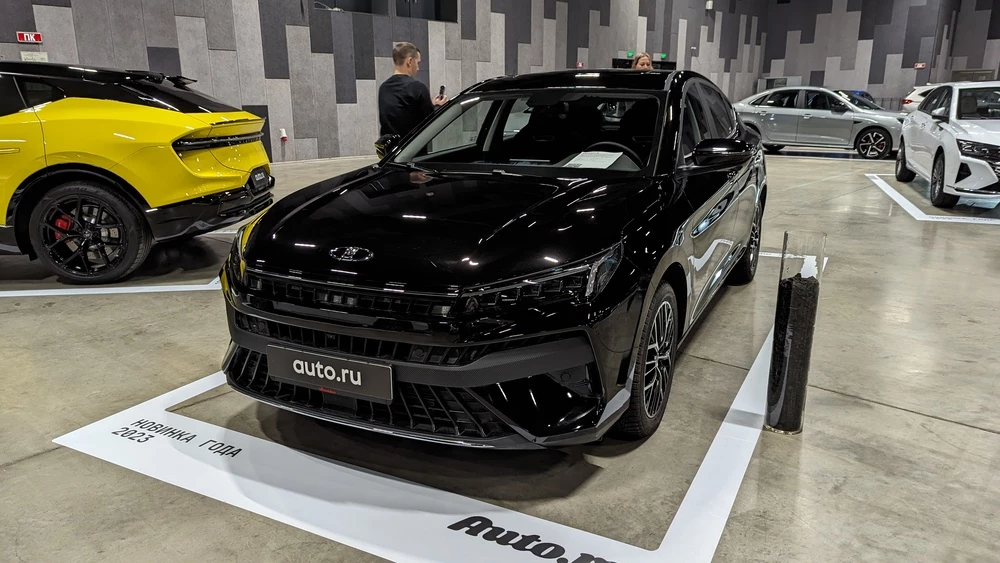 Москвич 6 новинка года сбоку спереди