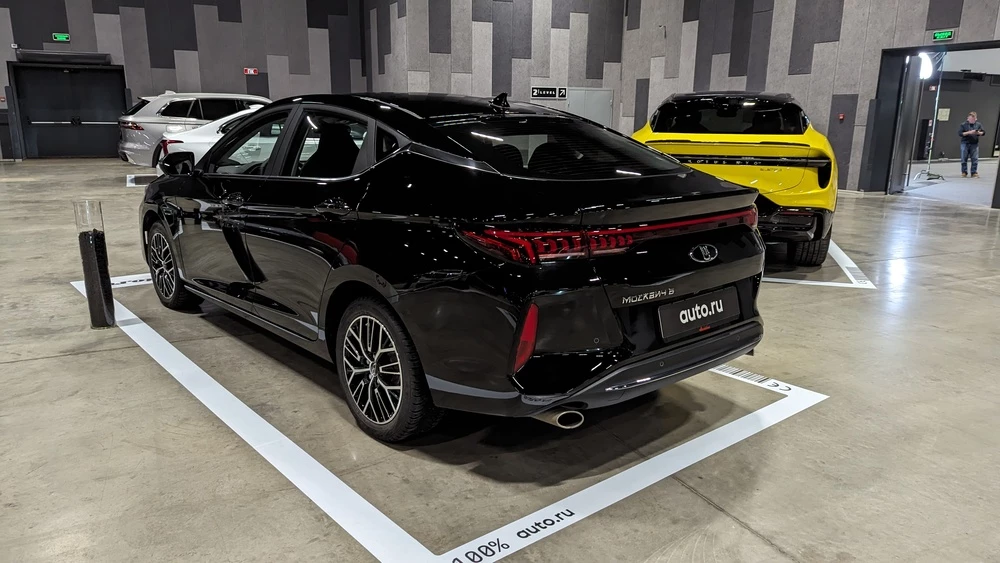 Москвич 6 новинка года сбоку сзади