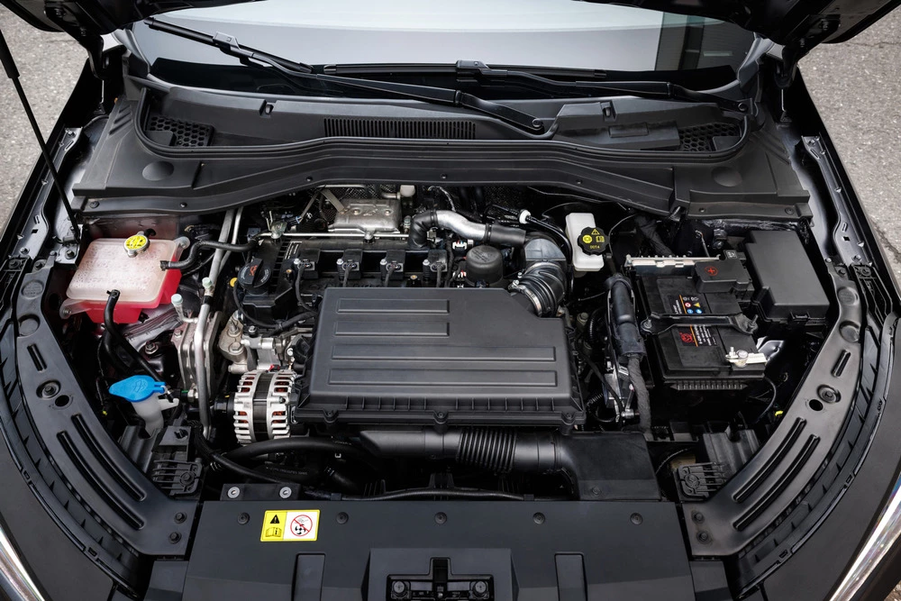 Москвич 6 салон интерьер двигатель мотор капот