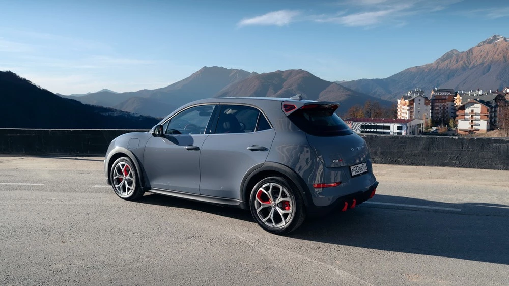 Ora 03 GT сбоку сзади