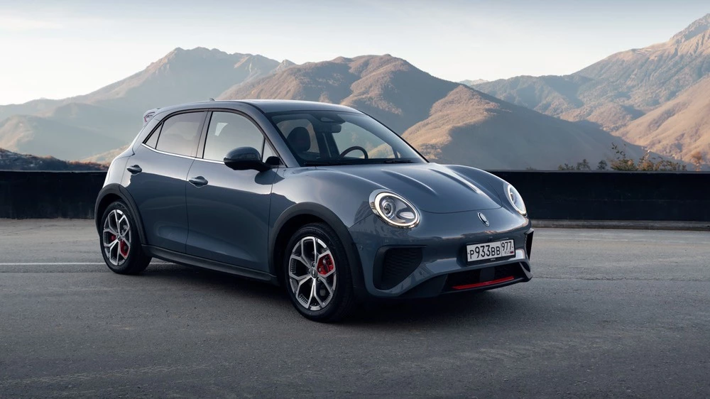 Ora 03 GT сбоку спереди