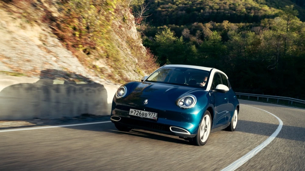 Ora 03 сбоку спереди в динамике