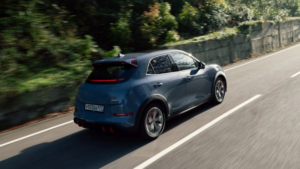 Ora 03 GT сбоку сзади в динамике