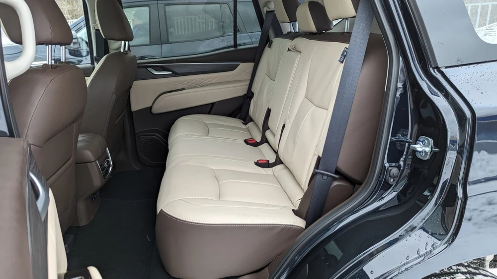 Внедорожник Oting Paladin салон интерьер второй ряд сиденья
