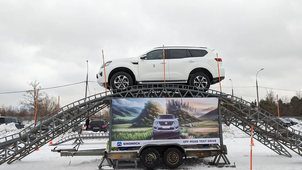 Внедорожник Oting Paladin сбоку тесты