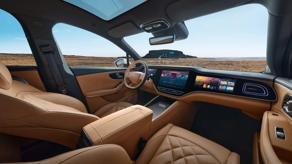 Электрический лифтбек Rising R7 салон интерьер