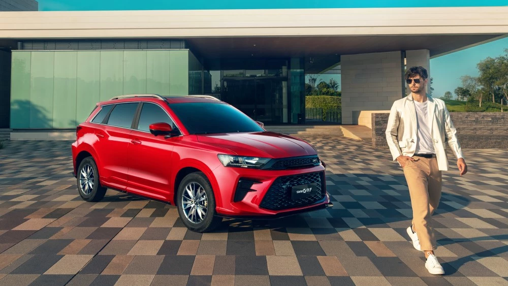 SWM G01F сбоку спереди