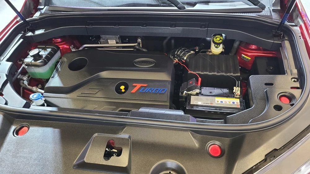 Кроссоверы SWM G01F двигатель мотор капот