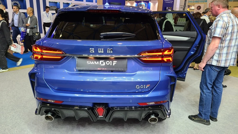 Кроссоверы SWM G01F сзади