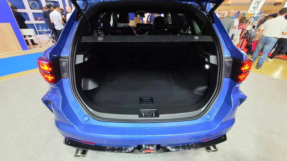 Кроссоверы SWM G01F багажник