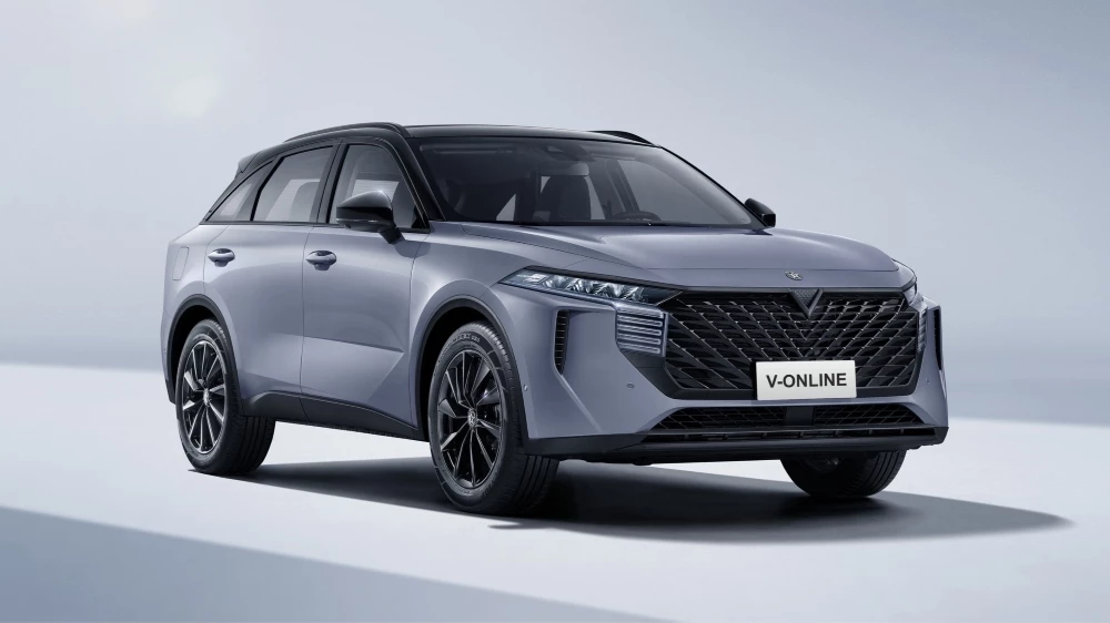 Кроссовер Venucia V-Online сбоку спереди