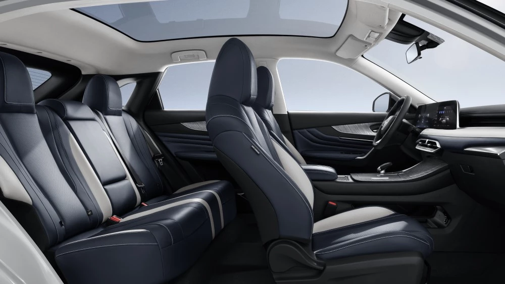 Кроссовер Venucia V-Online салон интерьер