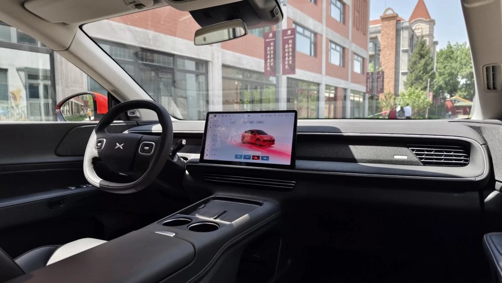 Xpeng G6 салон интерьер