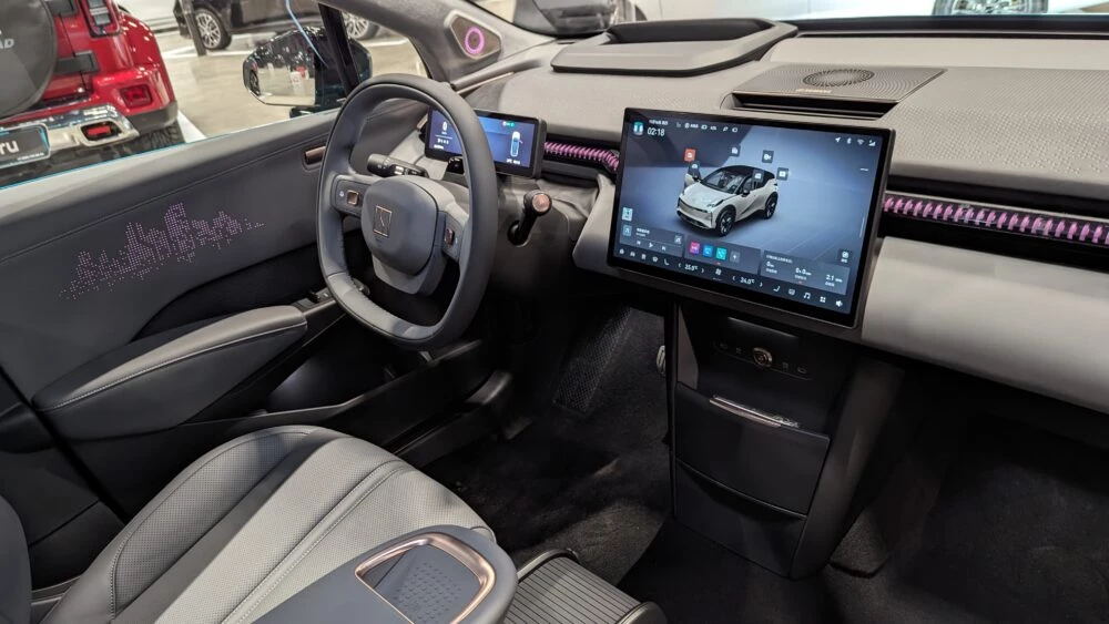 Zeekr X салон интерьер