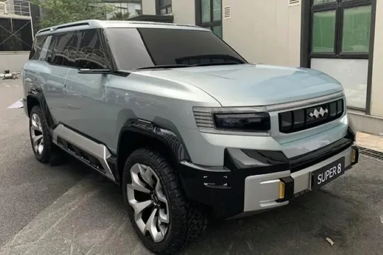 BYD FangChengBao Leopard 8 сбоку спереди