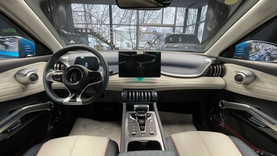 BYD Yuan Plus салон интерьер