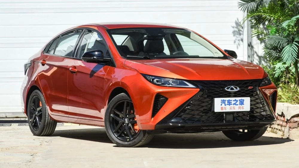 Седан Chery Arrizo 5 GT сбоку спереди