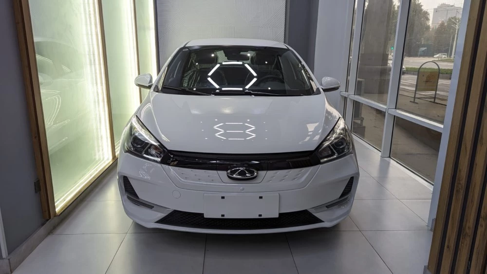 Chery Arrizo e электрический седан спереди