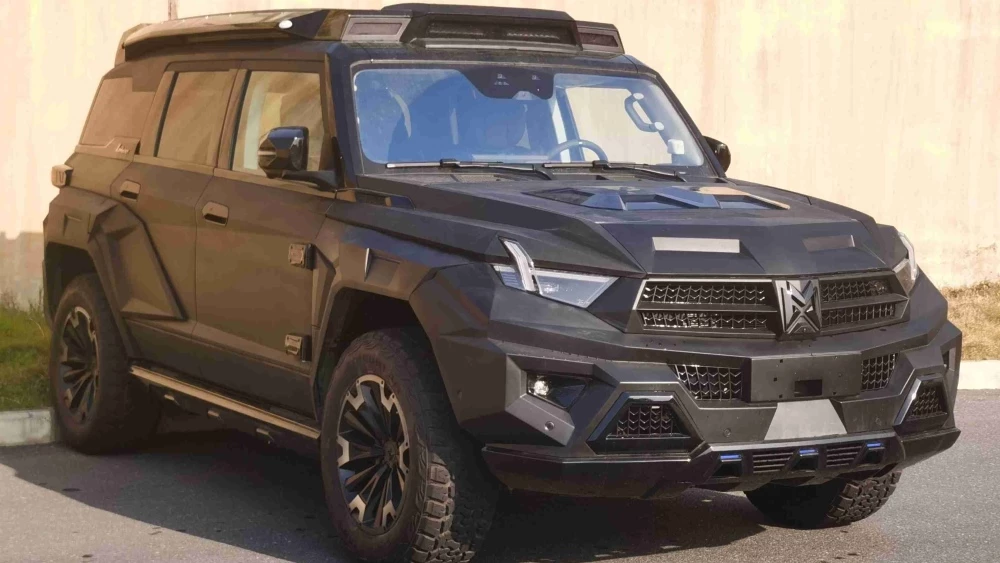 M-Hero M800 Dongfeng Mengshi сбоку спереди