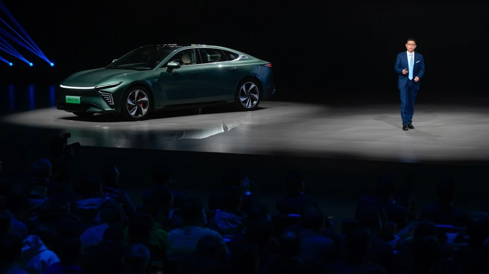 Exlantix ES в Китае презентация сбоку спереди