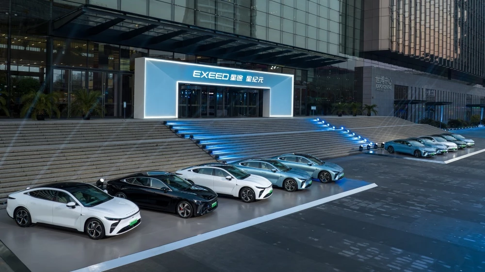 Exlantix ES разные цвета гамма седаны