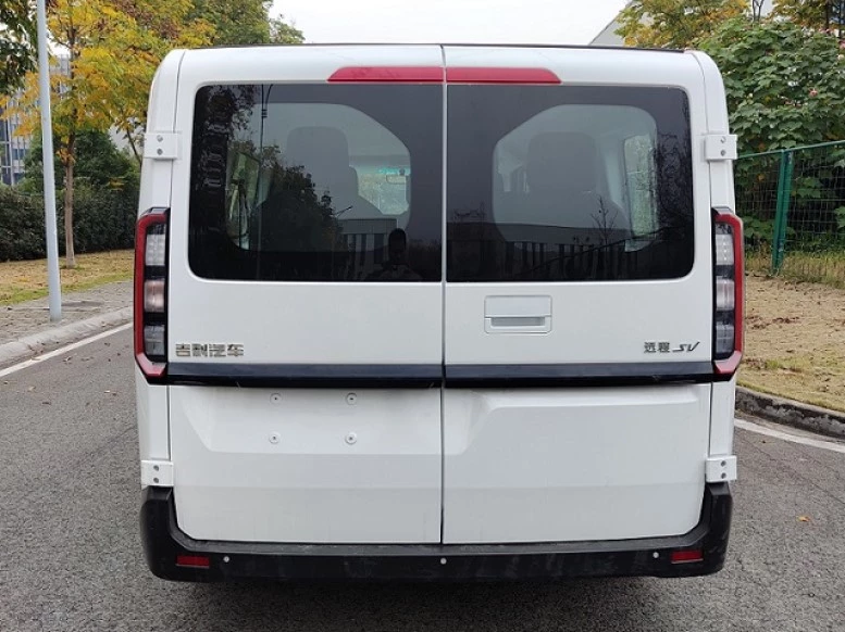 Минивэн Farizon SV низкая крыша сзади