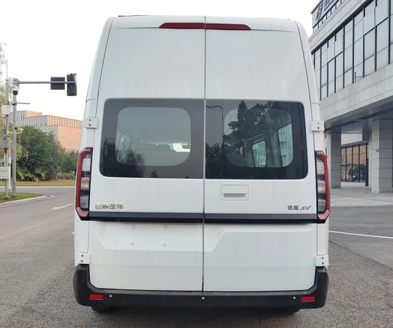 Минивэн Farizon SV высокая крыша сзади