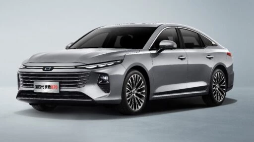 рестайлинг обновленный FAW Bestune B70 сбоку спереди
