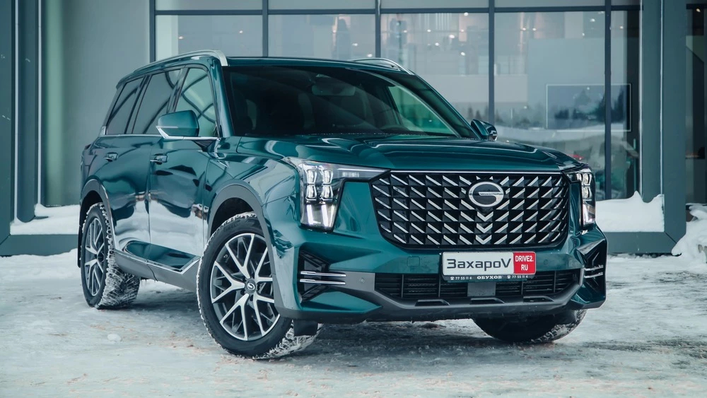 новый GAC GS8 второго поколения сбоку спереди