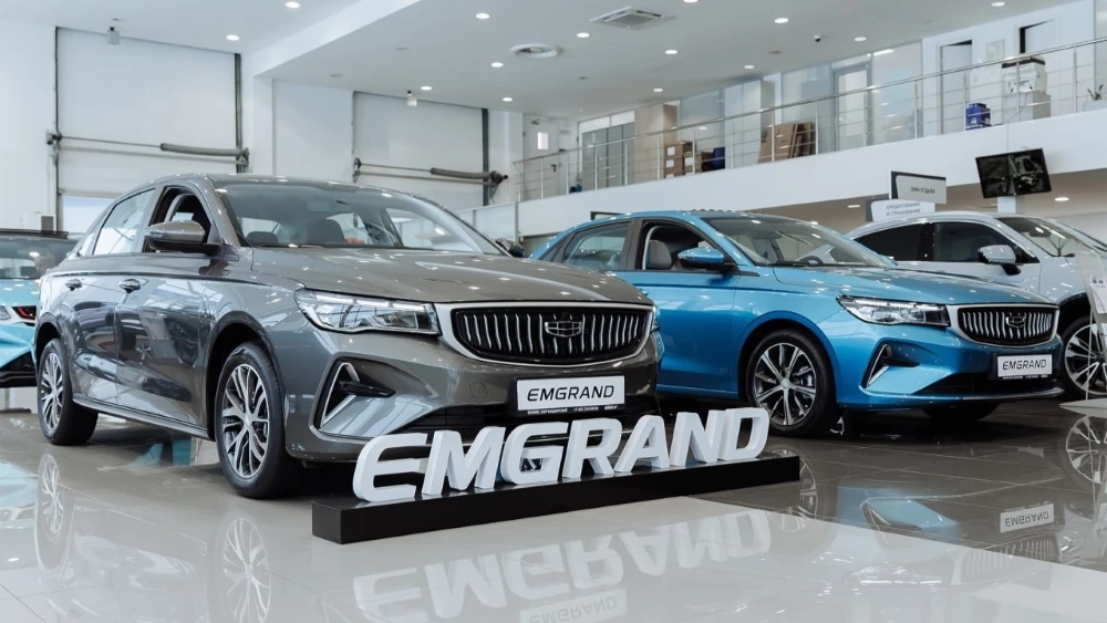 Geely Emgrand Бизнес-кар в автосалоне купить новые