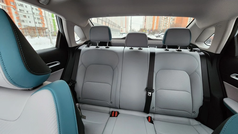 Geely Emgrand салон интерьер второй ряд