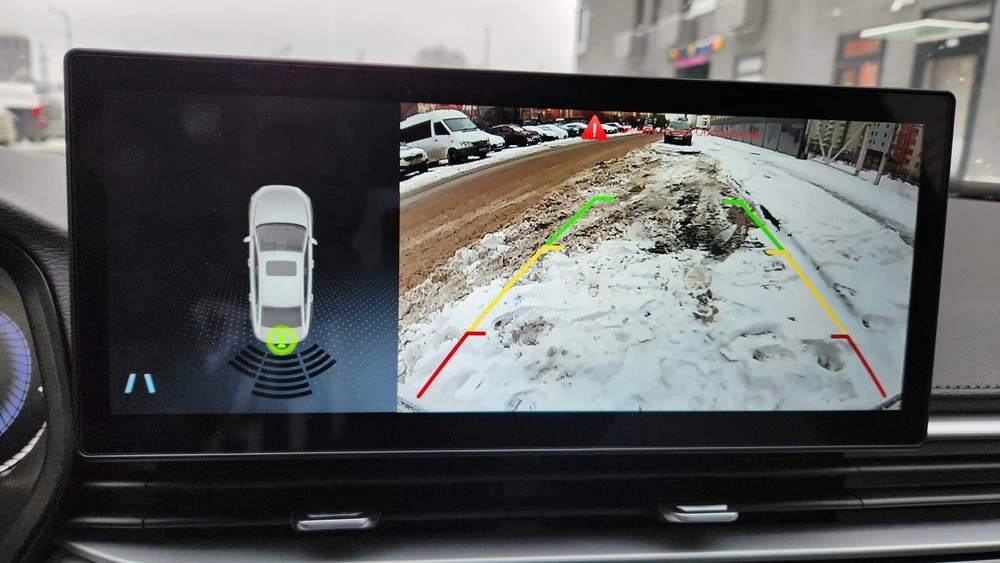 Geely Emgrand салон интерьер мультимедиа экран медиасистема