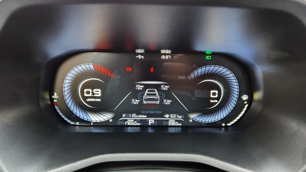 Geely Emgrand салон интерьер приборная панель