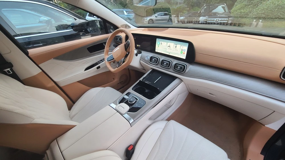 Jaecoo J8 салон интерьер первый ряд