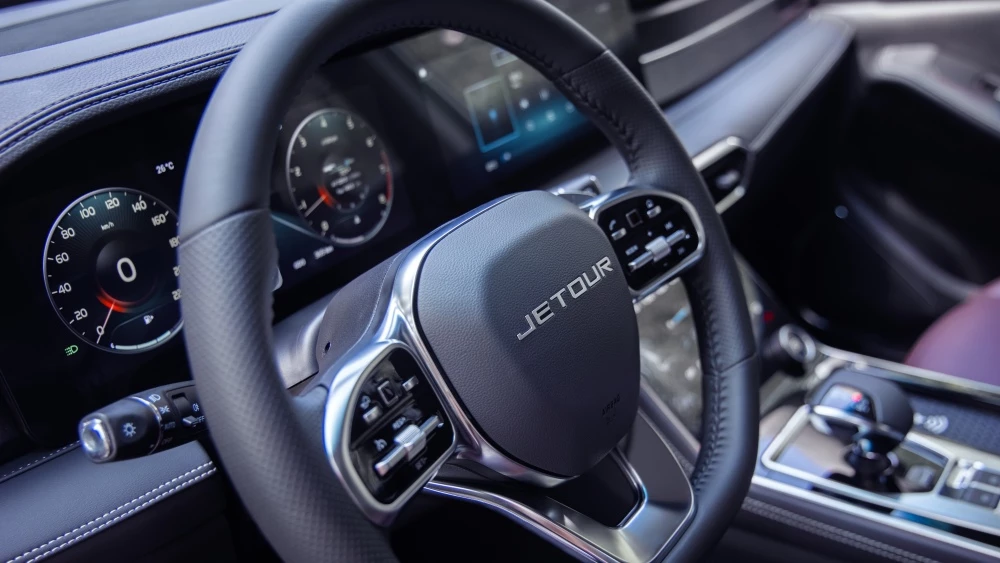 Кроссовер Jetour X90 Plus салон интерьер руль приборная панель