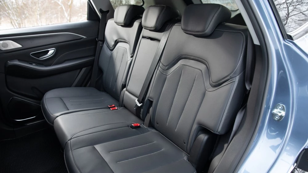 Кроссовер Jetour X90 Plus второй ряд сиденья