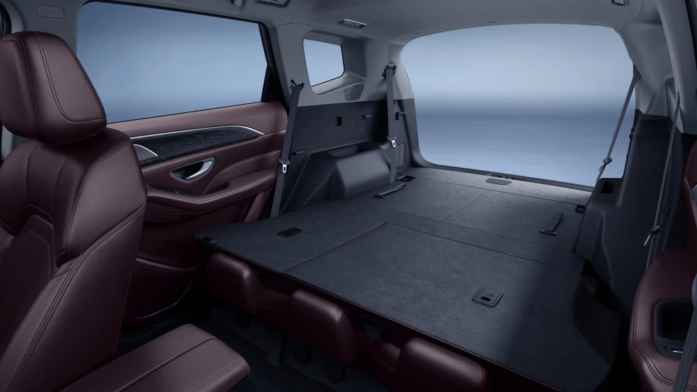 Кроссовер Jetour X90 Plus второй ряд сиденья сложенные