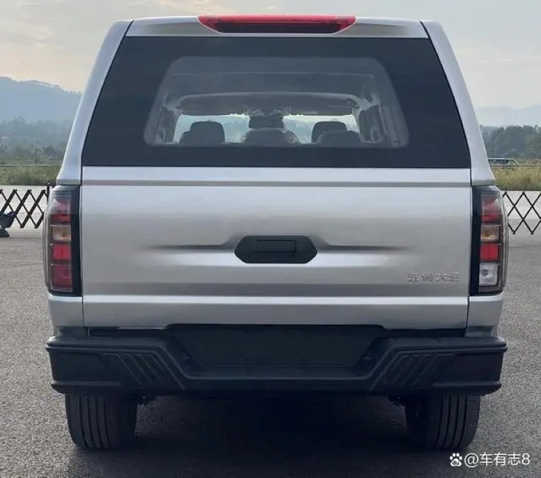 Внедорожник JMC Avenue сзади